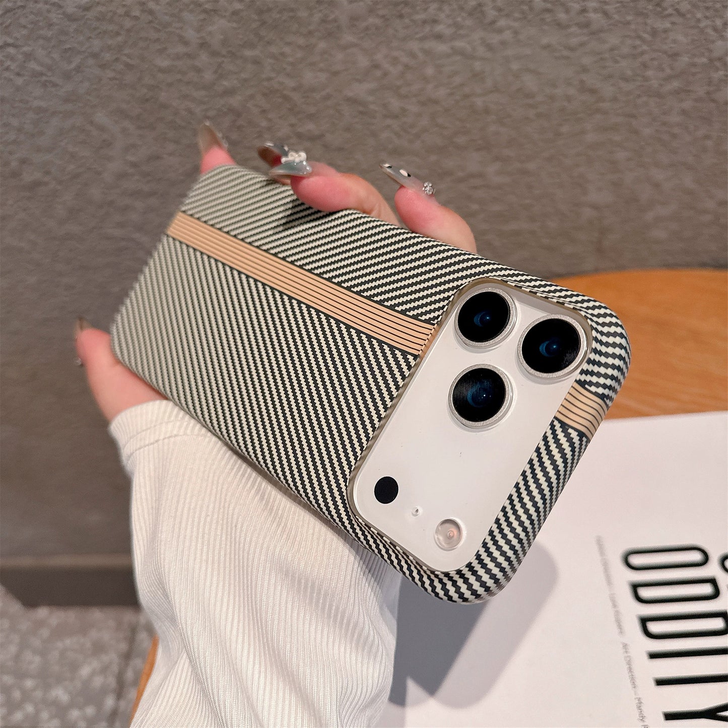 CaseMuses Kevlar Vibe Case – Watermark Texture with a Cool Matte Finish